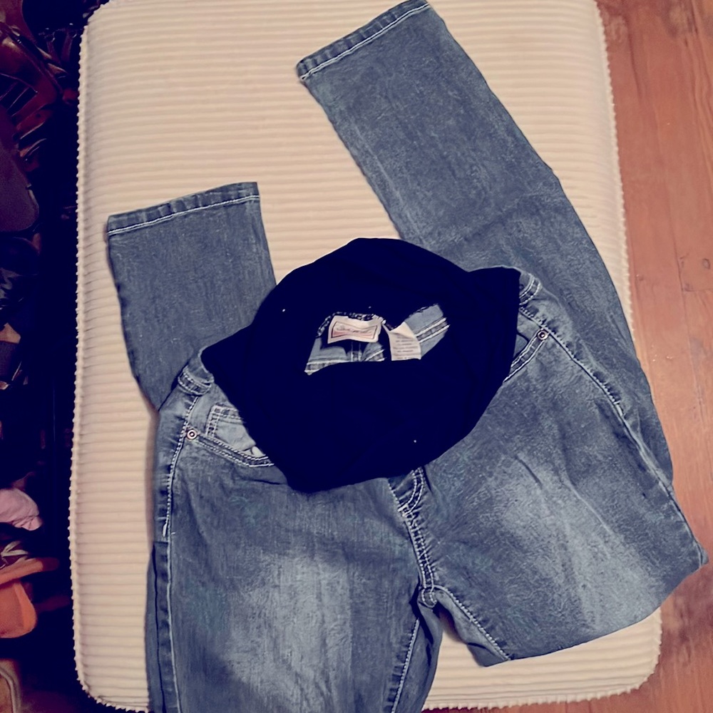 Planet motherhood, maternity jeans. Skinny leg stretch